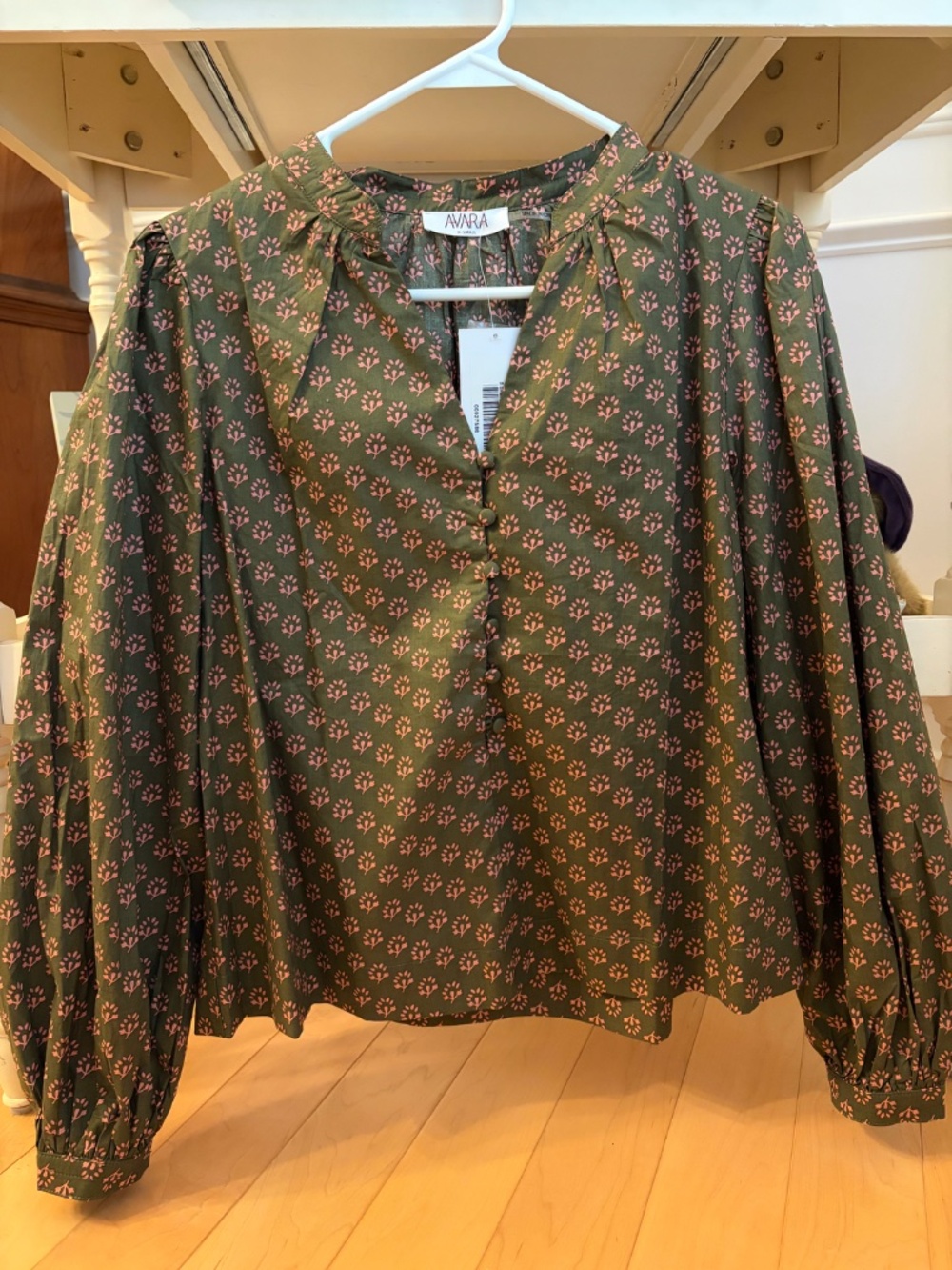 AVARA Khaki Green 100% Cotton V-Neck Block Print Blouse XS NWT